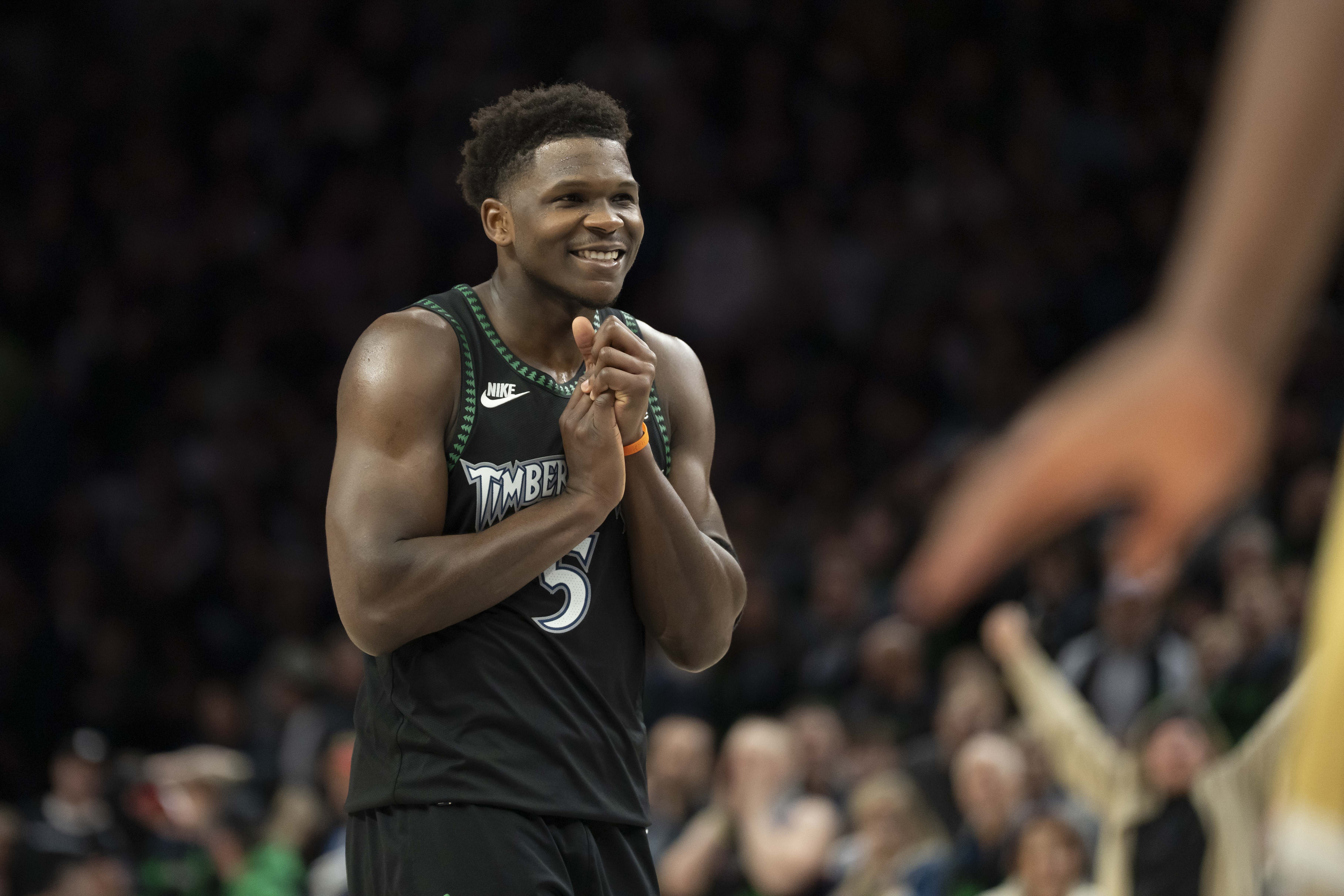 搜狐体育首页-爱德华兹：我正处于生涯最快乐的时光 感觉到我们越来越团结