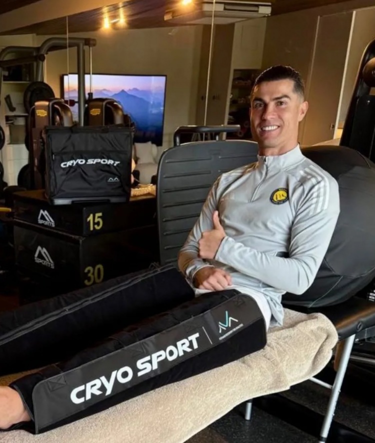 搜狐体育首页-太阳报：C罗采用“压力疗法”治疗伤病，出战国家队比赛仍存疑